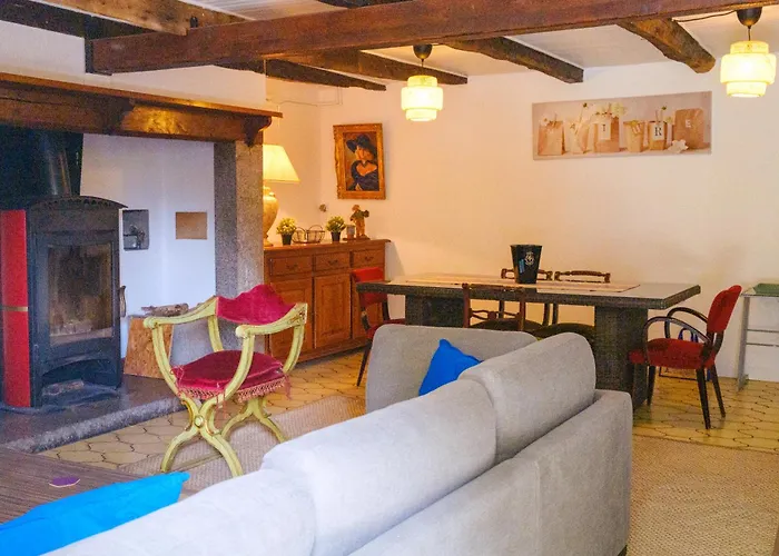 Maison A , Gamelou , 3 * Murols